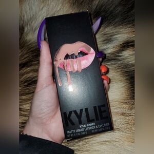 KYLIE Cosmetics Matte Liquid Lipstick & Lip Liner Kit